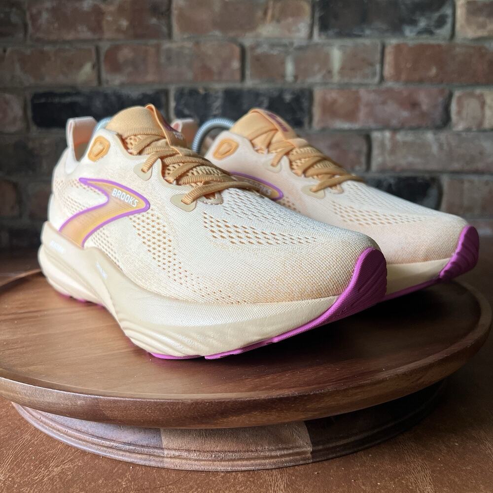 Brooks Glycerin 22 Womens 11 Apricot Pink Athletic Running Shoes Sneakers - Picture 2 of 16
